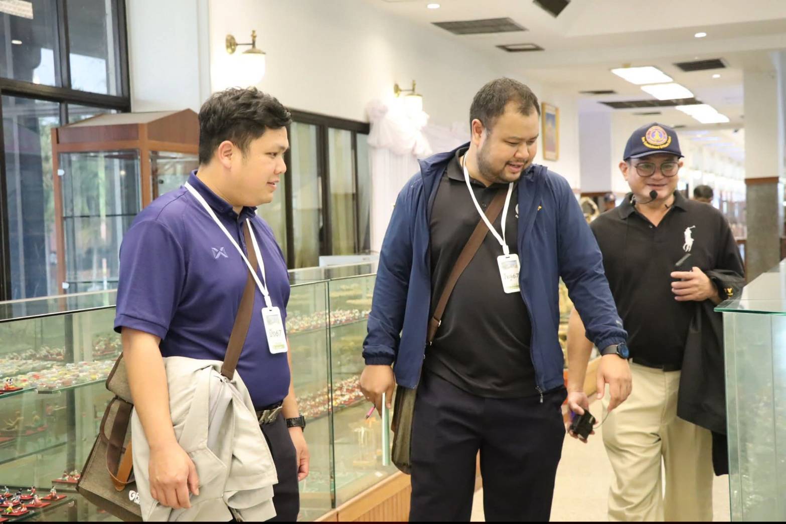 title - นางสาวสิริมา แจ้งกระจ่าง ผู้อำนวยการศูนย์ส่งเสริมและพัฒนาอาชีพเสริมนอกภาคการเกษตร ให้การต้อนรับบุคลากรในโครงการฝึกอบรมเชิงปฏิบัติการ หลักสูตรนักบริหารการชลประทานระดับต้น รุ่นที่ 30 ณ ศูนย์ส่งเสริมและพัฒนาอาชีพเสริมนอกภาคการเกษตร (ศูนย์ศิลปาชีพ บางไทรฯ (เดิม))